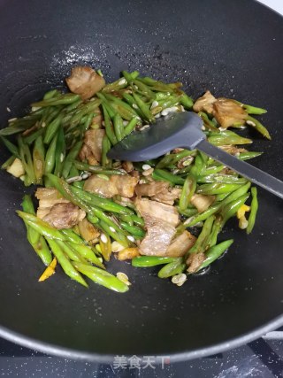 五花肉炒四季豆的做法步骤：9