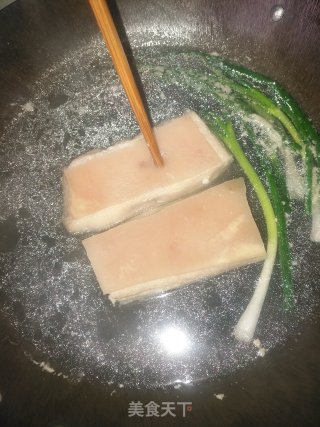 广式脆皮烧肉的做法步骤：2