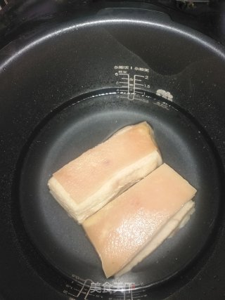 广式脆皮烧肉的做法步骤：3