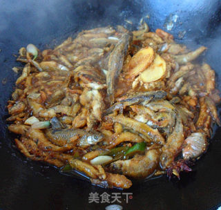 酱烧小河鱼的做法步骤：6