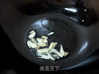 青椒杏鲍菇炒鸡蛋的做法步骤：5