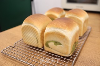 抹茶麻糬肉松豆沙吐司的做法步骤：20