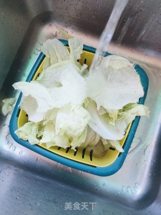 生菜鸡蛋饼的做法步骤：1