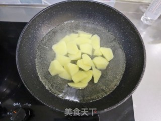 上桌秒扫光❗️椒盐土豆❗️在家吃出烧烤的感觉的做法步骤：3