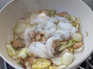 娃娃菜炖豆腐的做法步骤：6