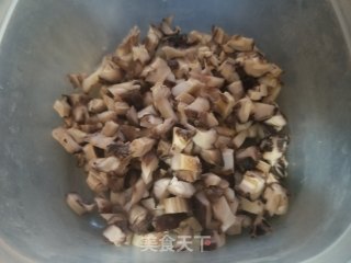 广式腊味芋头糕的做法步骤：2