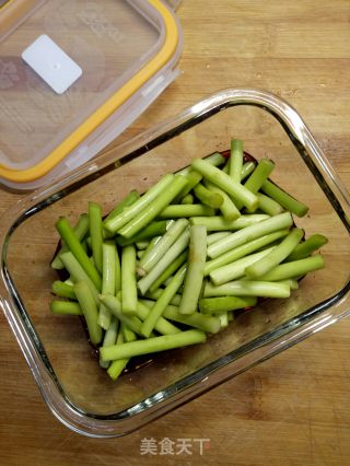 腌蒜薹的做法步骤：3