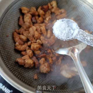 外婆菜烧肉丁的做法步骤：11