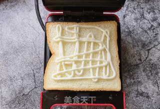 芒果鸡蛋三明治的做法步骤：6