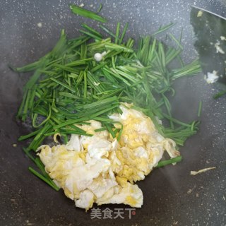 鸡蛋炒青蒜的做法步骤：8