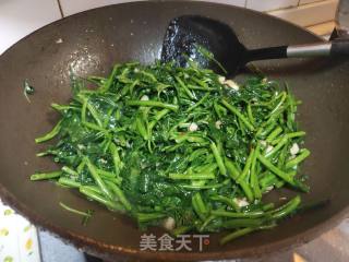 蒜香空心菜的做法步骤：4