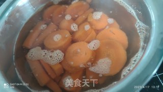 胡萝卜青菜麦面的做法步骤：1