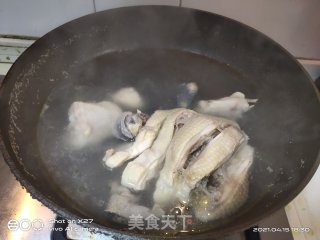 蒸青角鸡的做法步骤：1
