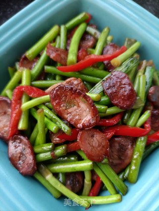 “家常小炒”腊肠炒蒜苔的做法步骤：17