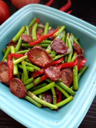 “家常小炒”腊肠炒蒜苔的做法步骤：18