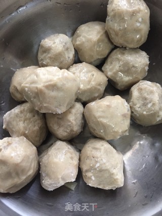 芹菜炒牛筋丸的做法步骤：3