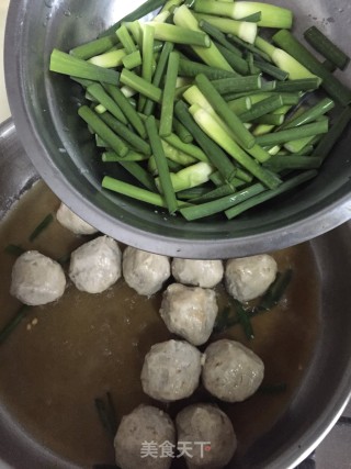芹菜炒牛筋丸的做法步骤：5