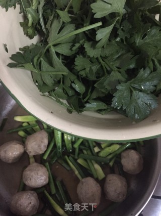 芹菜炒牛筋丸的做法步骤：6