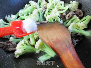 鸡心炒花菜的做法步骤：8
