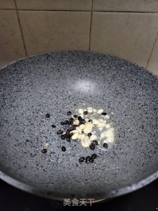蒜末豆鼓炒番薯叶的做法步骤：3