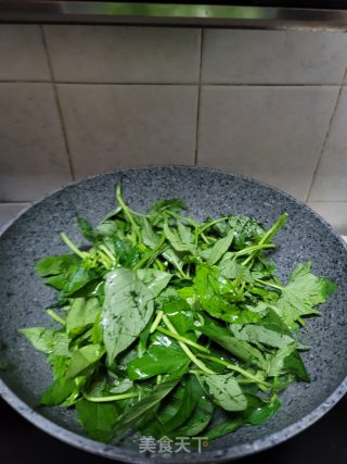 蒜末豆鼓炒番薯叶的做法步骤：4