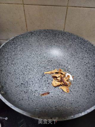香菇肉丝煮米粉的做法步骤：4