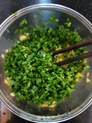 韭菜鸡蛋饼的做法步骤：6