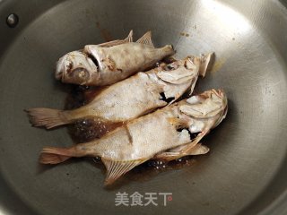 红烧大眼鲷的做法步骤：6
