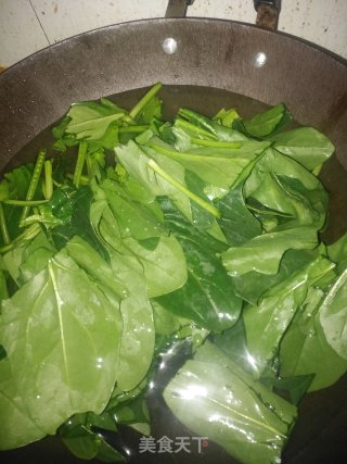 超下饭的菠菜鸡蛋盖被的做法步骤：2