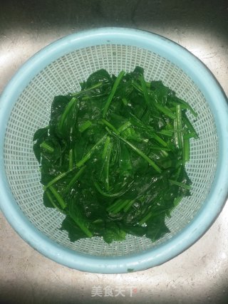 超下饭的菠菜鸡蛋盖被的做法步骤：3