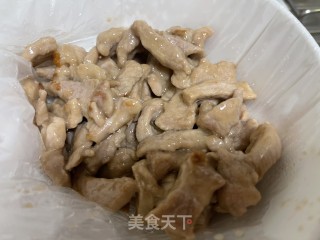 瘦肉炒豌豆仁的做法步骤：3