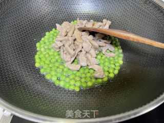 瘦肉炒豌豆仁的做法步骤：6