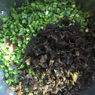 韭菜粉条素包子的做法步骤：5