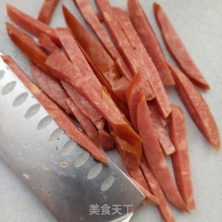 香肠拌枸杞头的做法步骤：8