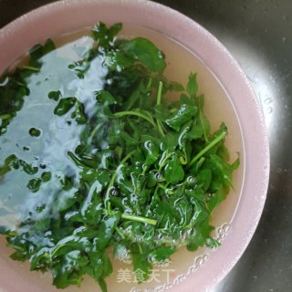 香肠拌枸杞头的做法步骤：14
