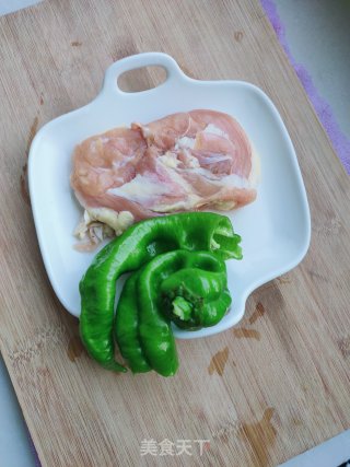 家常小炒肉的做法步骤：1