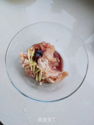 家常小炒肉的做法步骤：2