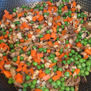 时蔬肉丁糯米饭的做法步骤：11