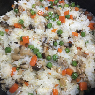 时蔬肉丁糯米饭的做法步骤：17