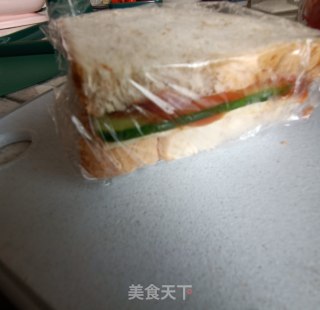 香肠煎蛋三明治的做法步骤：13
