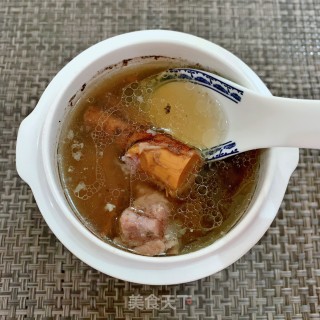 五指毛桃炖龙骨汤的做法步骤：10