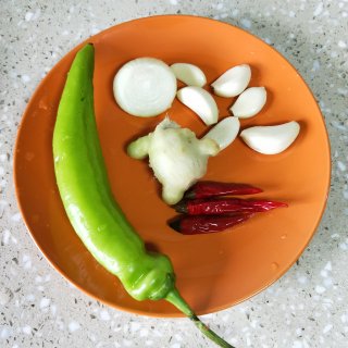 酱汁炒花甲的做法步骤：2