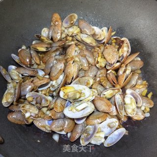 酱汁炒花甲的做法步骤：9
