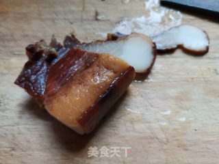 乡里腊肉蒸盐辣椒的做法步骤：1