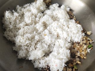 芥菜炒饭的做法步骤：9