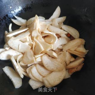 青红椒炒杏鲍菇的做法步骤：3