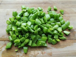 甜豆角炒豆腐的做法步骤：2