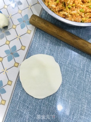 胡萝卜鲜肉包的做法步骤：10