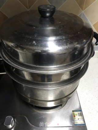 胡萝卜鲜肉包的做法步骤：13
