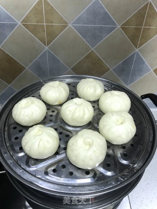 胡萝卜鲜肉包的做法步骤：14